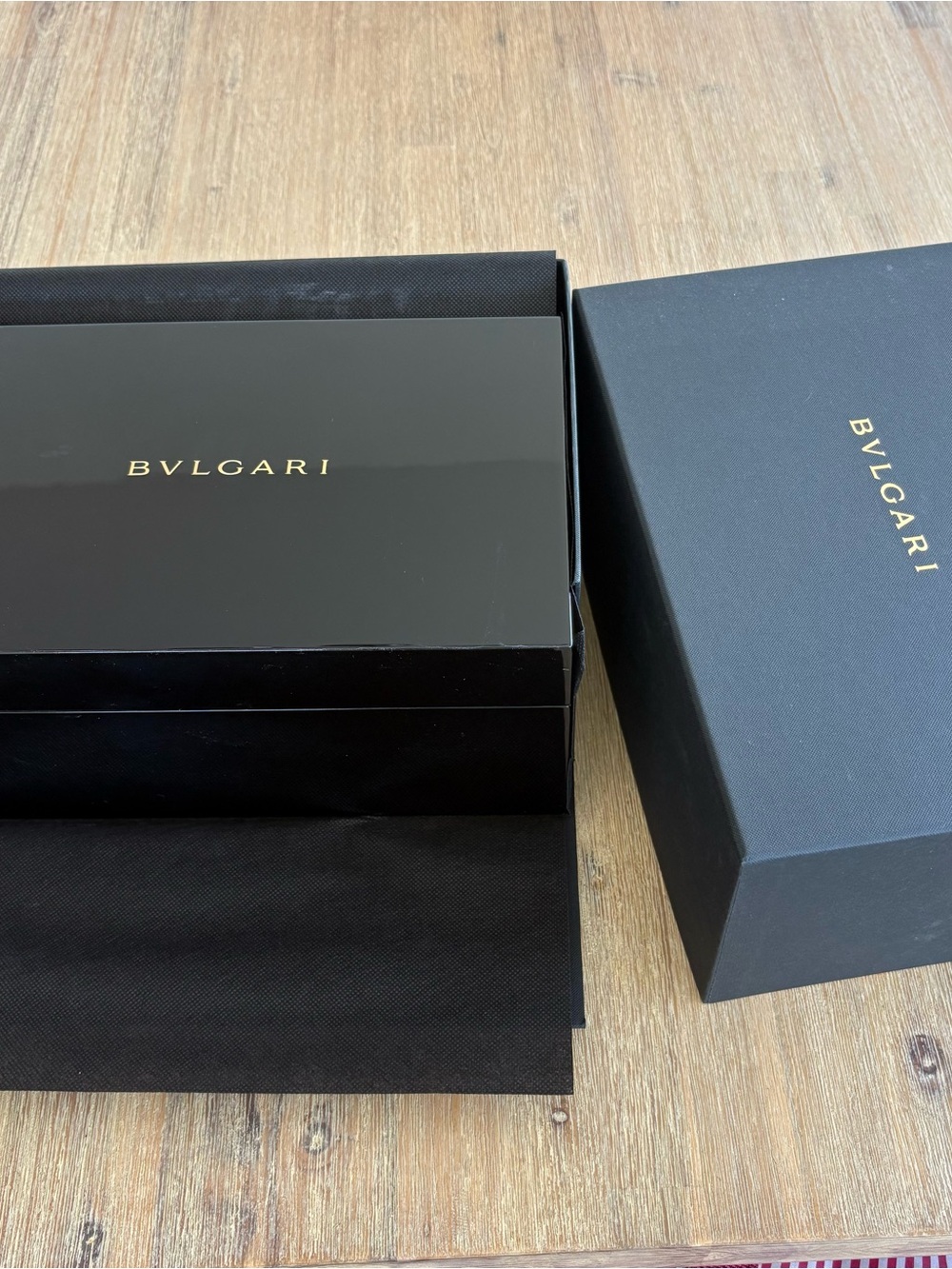 BVLGARI Black Lacquered Jewelry Box with Blush Interior - Picture 2 of 16
